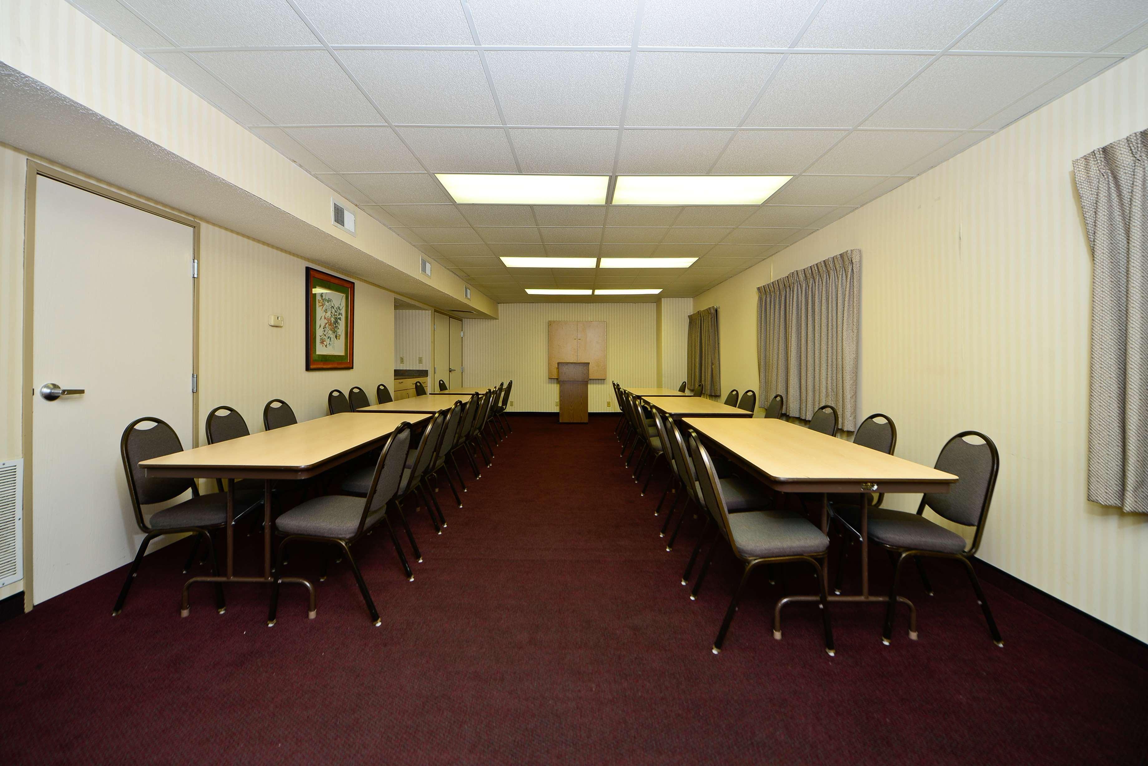 Radisson Oscar Freire Hotel Sao Paulo Exterior photo Meeting room at a typical extended stay hotel