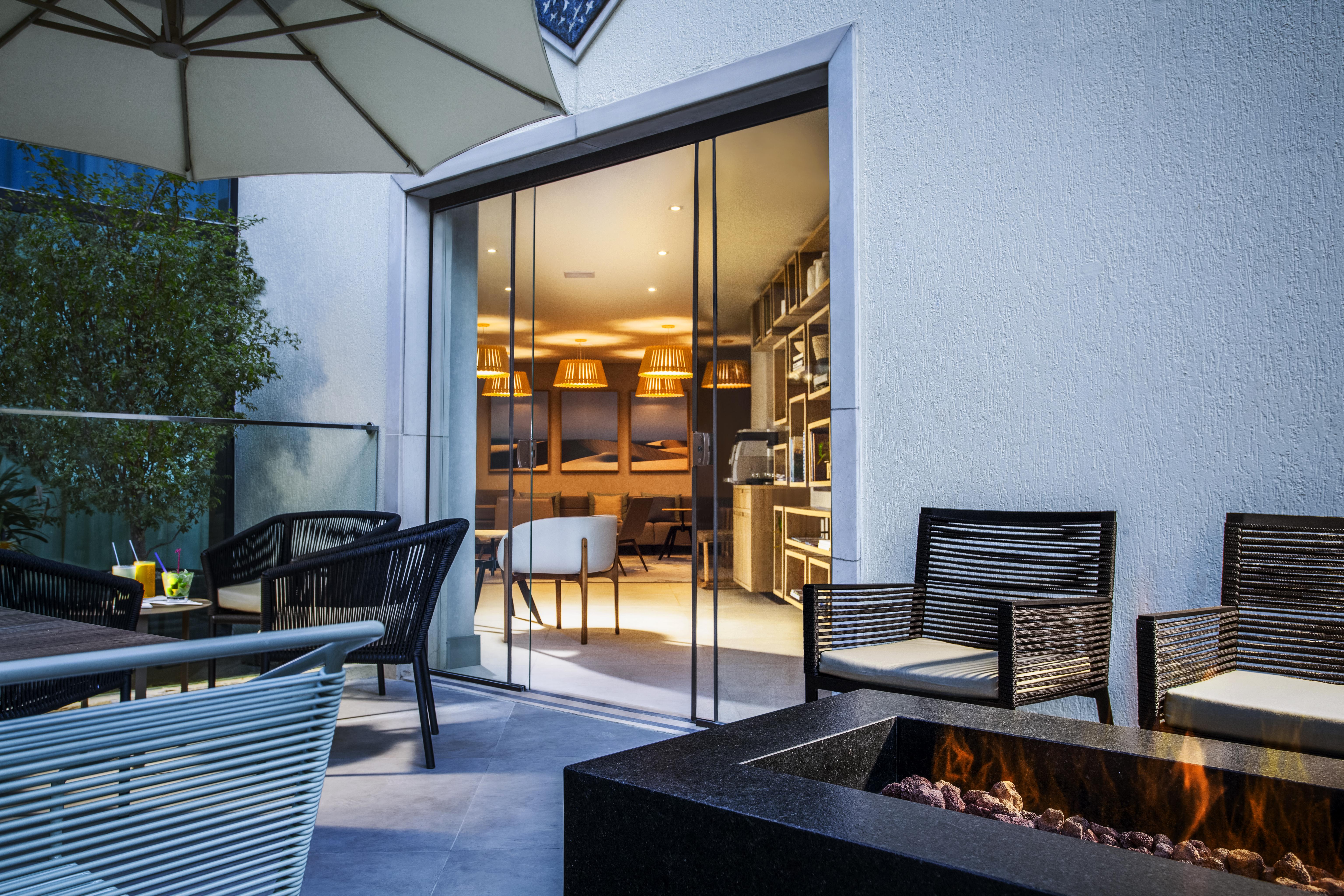 Radisson Oscar Freire Hotel Sao Paulo Exterior photo The Terrace at The Hari