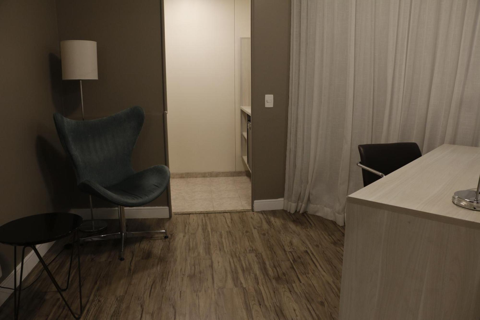 Radisson Oscar Freire Hotel Sao Paulo Exterior photo A room with a vinyl floor