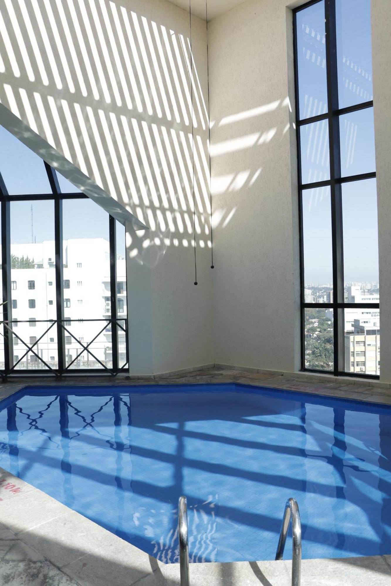 Radisson Oscar Freire Hotel Sao Paulo Exterior photo The pool at the top of the building